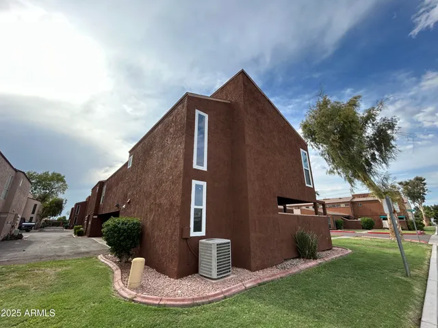 $1,575 | 2699 East Silk Oak Drive, Tempe, AZ 85288