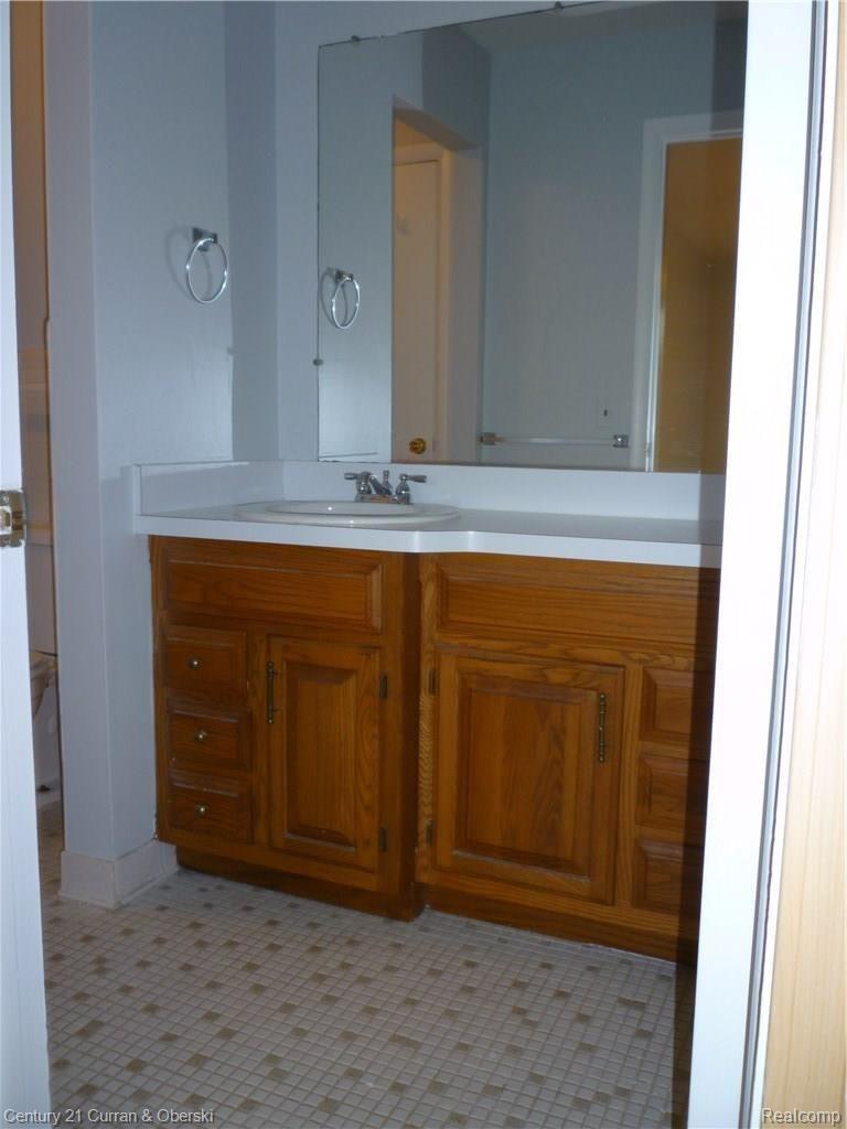 2419 Riverside, Unit 206B Trenton, MI 48183 - Photo 4 of 21 P1030134.JPG