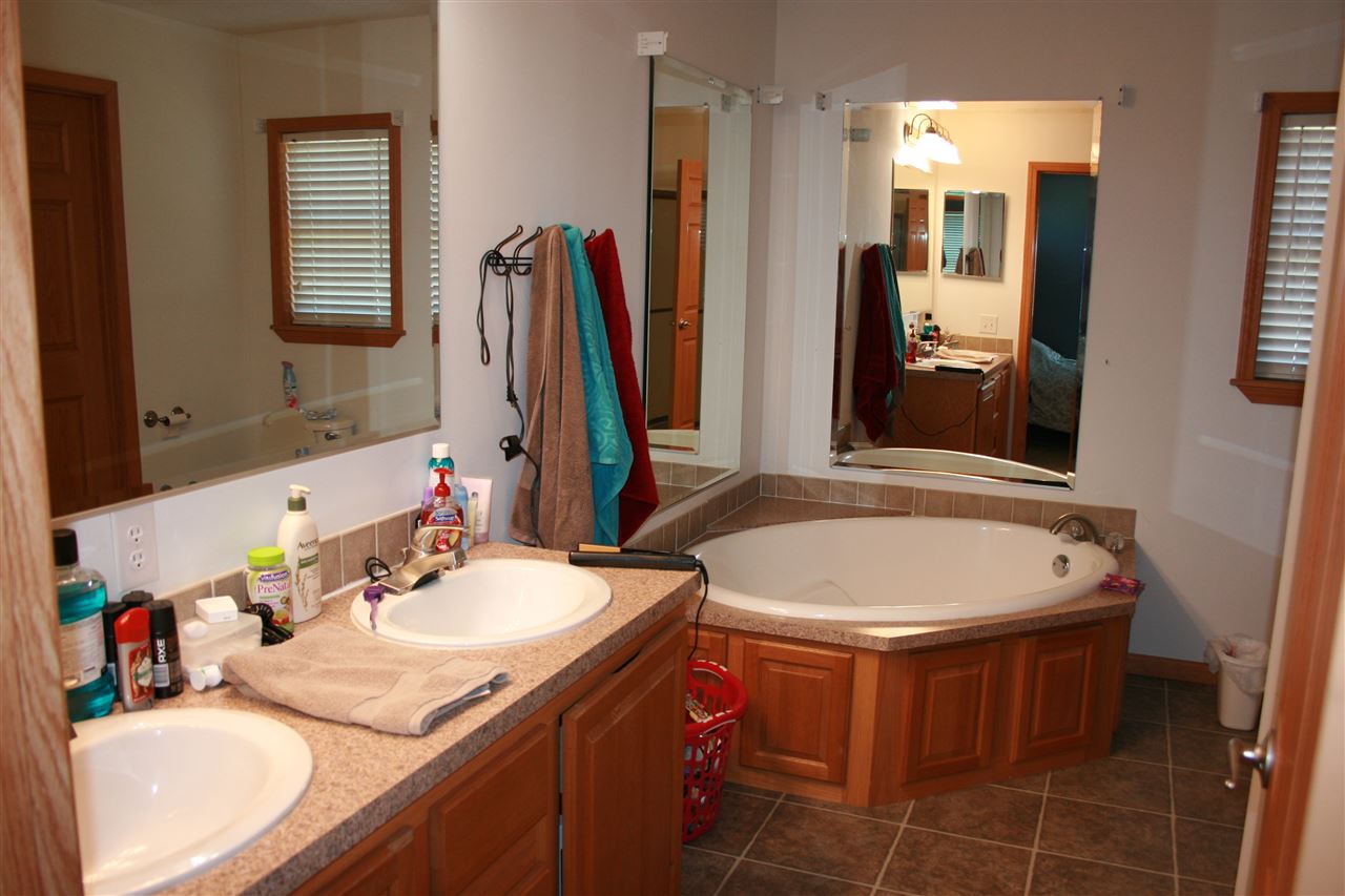 13356 Indian Road Kewadin, MI 49648 - Photo 10 of 18 1850208-9.JPG