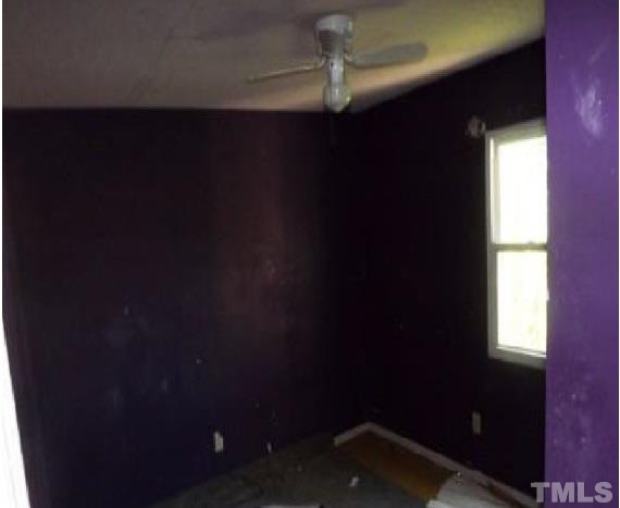 1535 Auctioneer Road Clinton, NC 28328 - Photo 6 of 10 a small space in a small yard