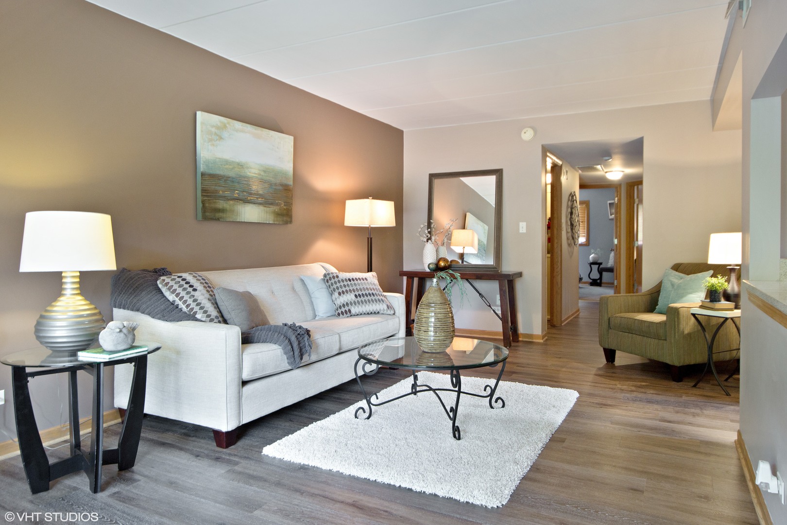 616 East 5th Avenue, Unit 201 Naperville, IL 60563 - Photo 2 of 16