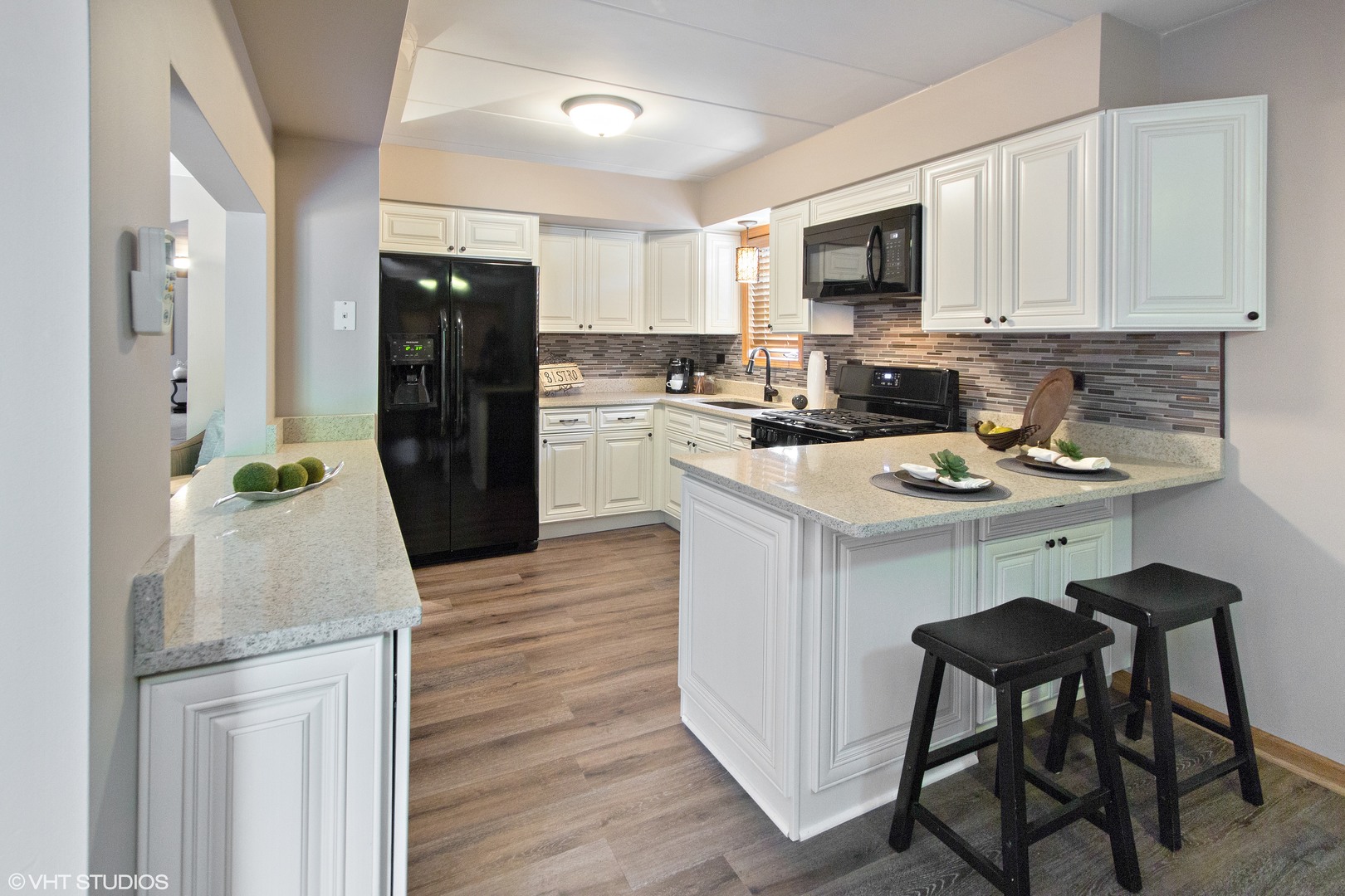 616 East 5th Avenue, Unit 201 Naperville, IL 60563 - Photo 4 of 16