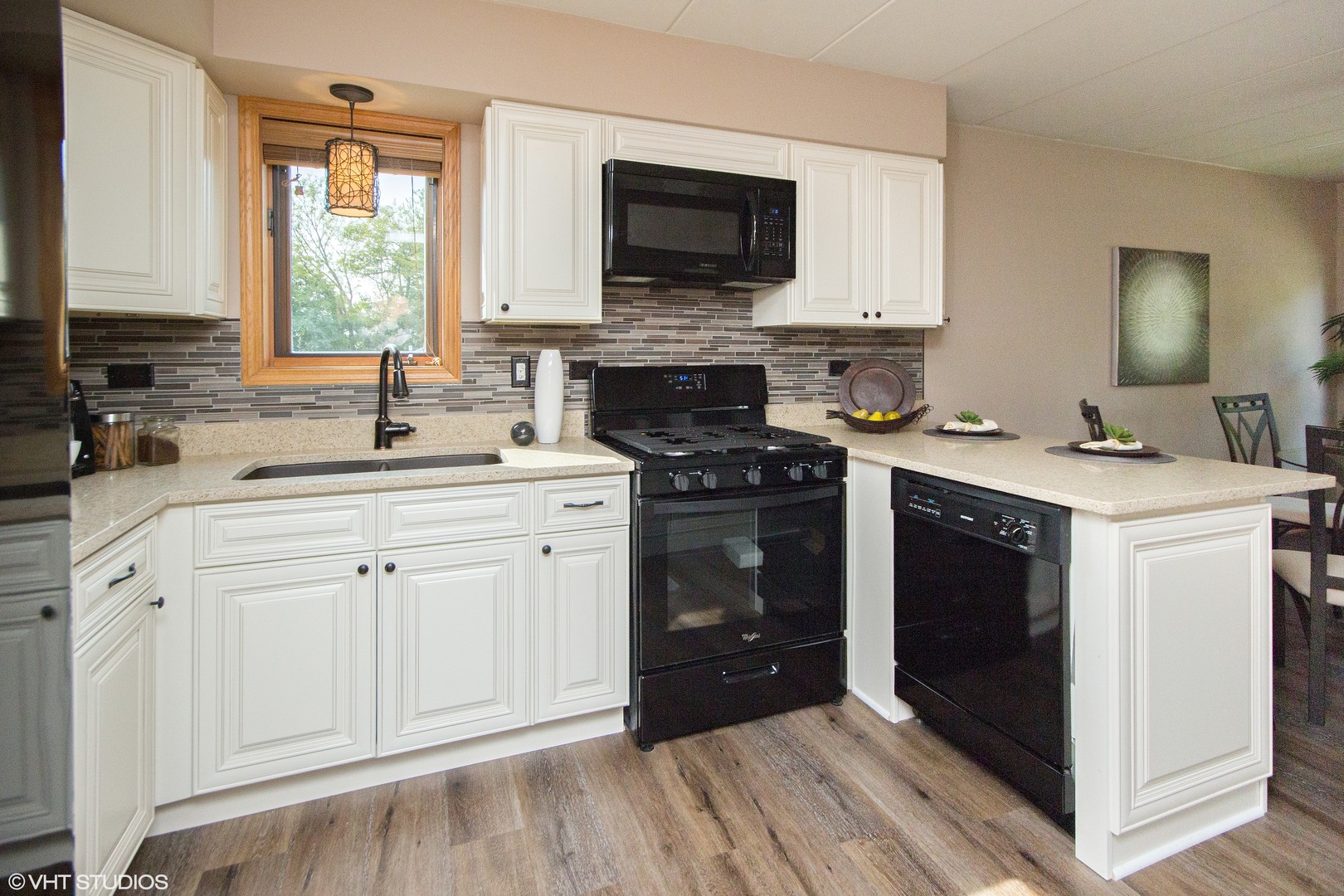 616 East 5th Avenue, Unit 201 Naperville, IL 60563 - Photo 5 of 16