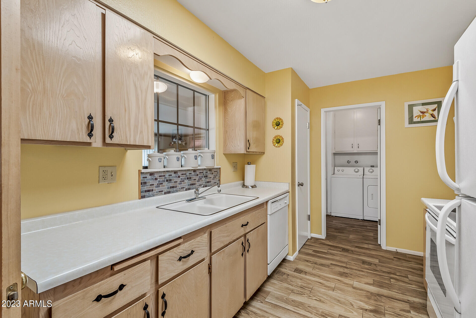 10855 West Hatcher Road Sun City, AZ 85351 - Photo 12 of 32 Kitchen