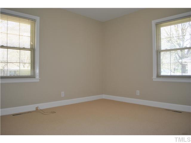 3116 Winston Road Durham, NC 27704 - Photo 10 of 14 Gallery Image 10