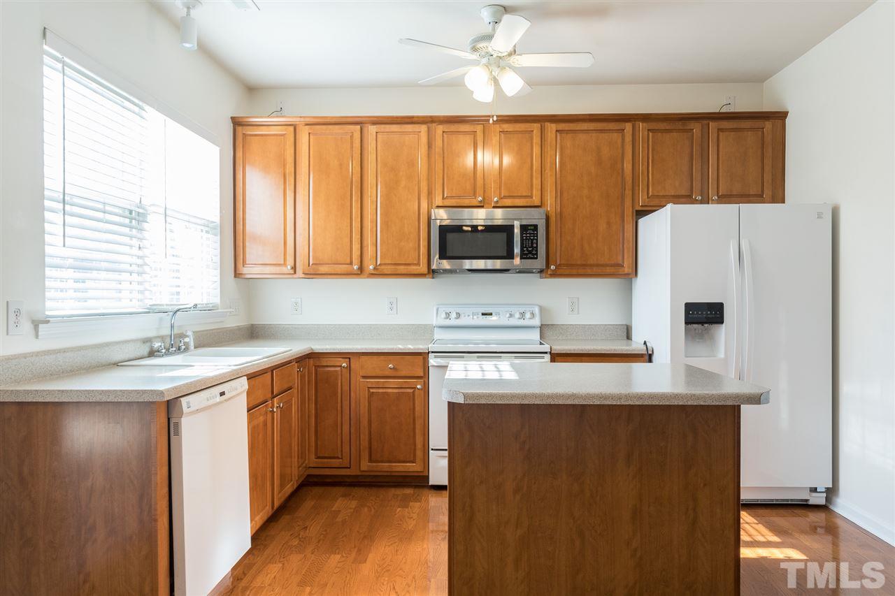 1532 Nealstone Way Raleigh, NC 27614 - Photo 7 of 30