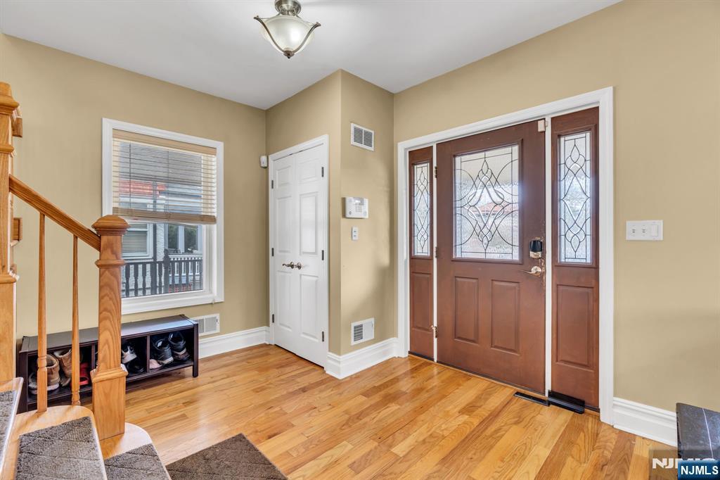 467 Summit Avenue Hackensack, NJ 07601 - Photo 5 of 50