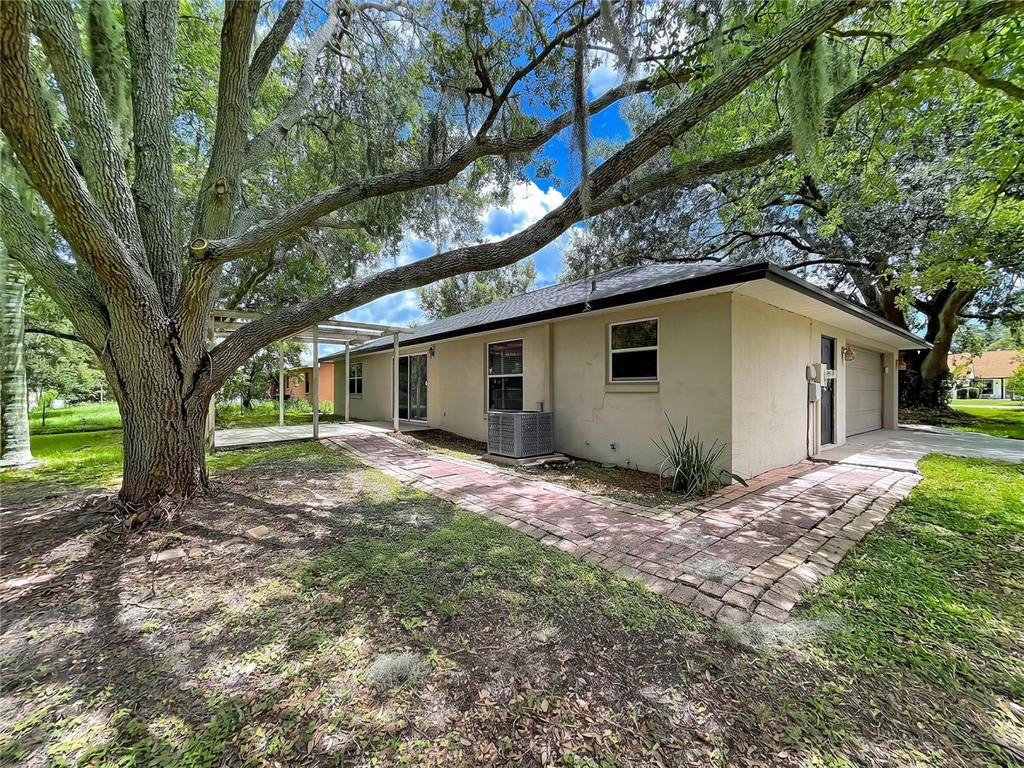 5709 Scott Lake Road Lakeland, FL 33813 - Photo 7 of 40
