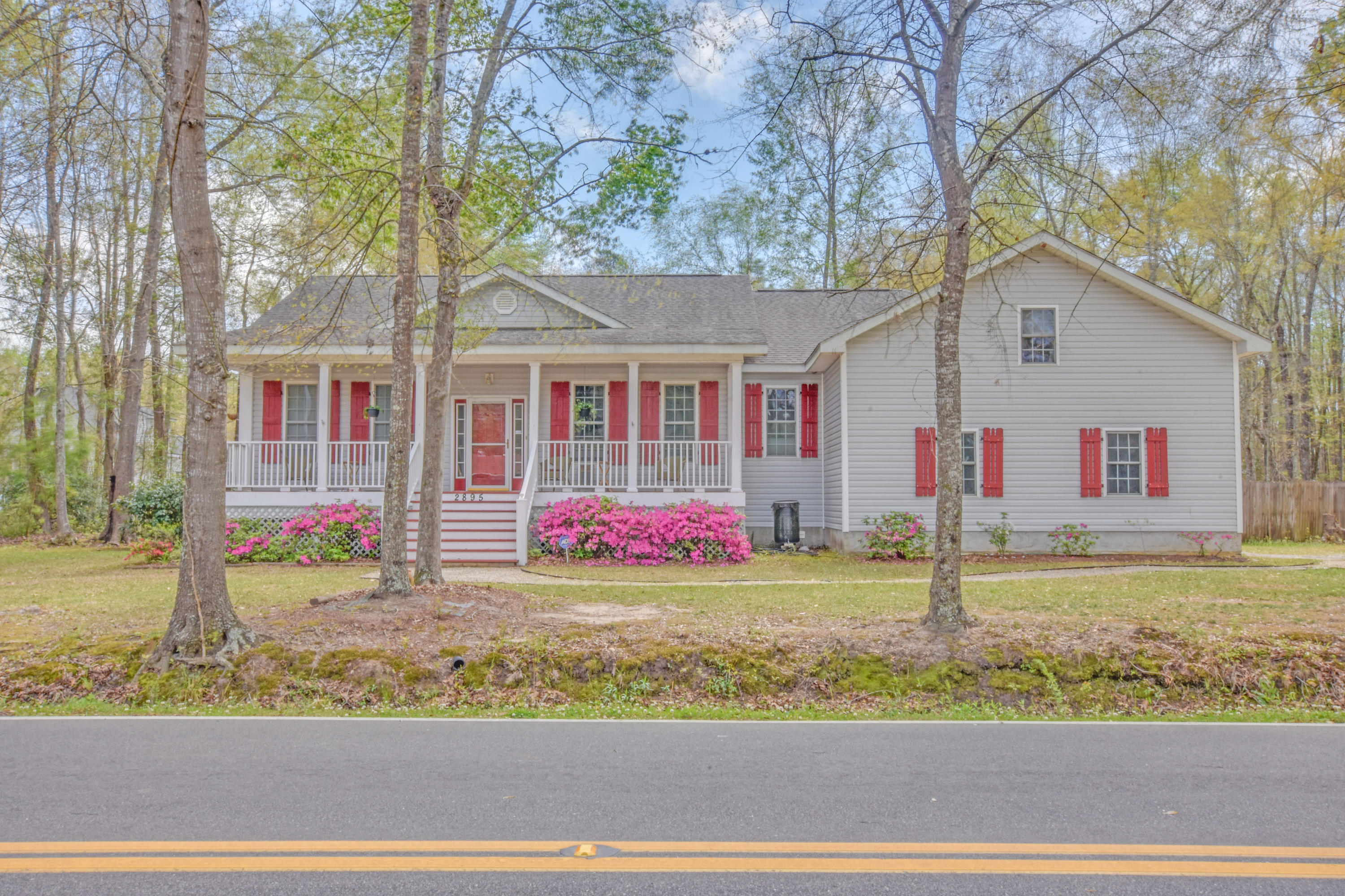 2895 Otranto Road North Charleston, SC 29406 - Photo 7 of 52 Front Yard