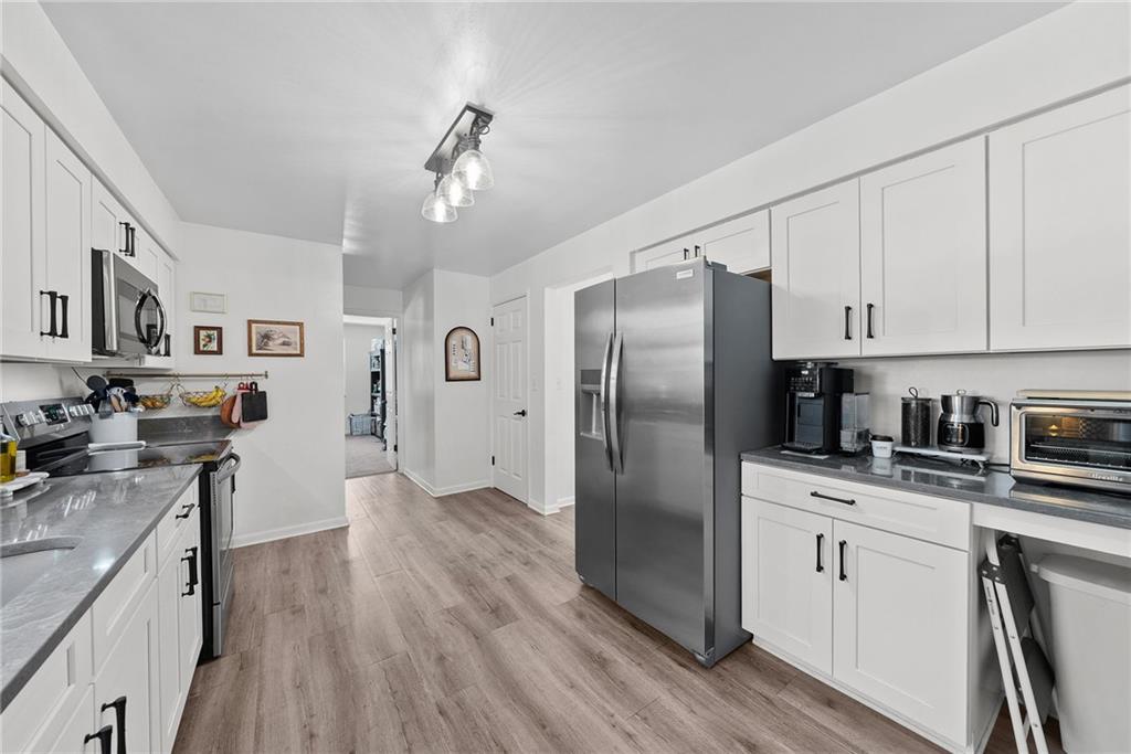 970 Beaver Grade Road Coraopolis, PA 15108 - Photo 13 of 42 Gallery Image 13