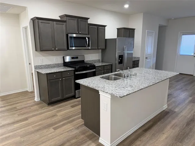 $2,000 | 848 Good Cheer Lane, Lavon, TX 75166