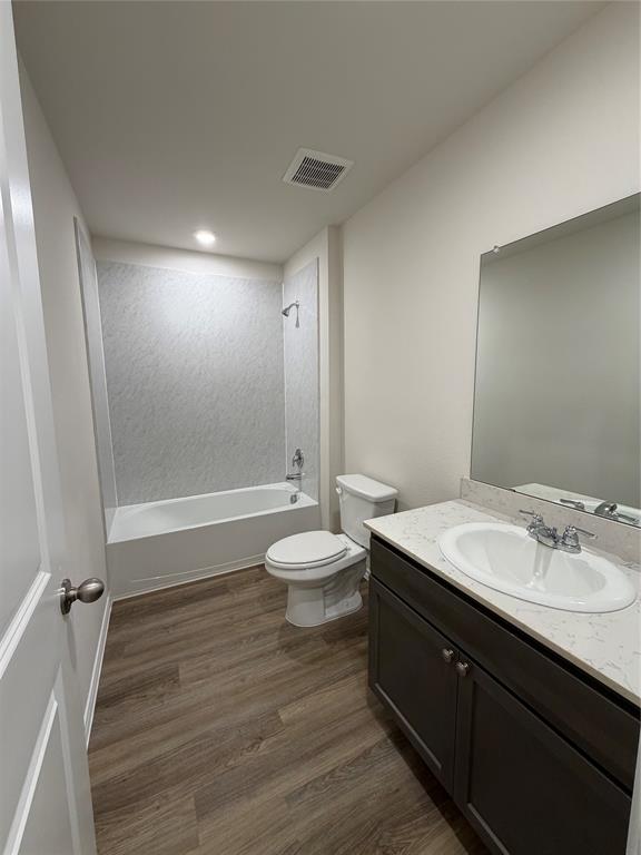 848 Good Cheer Lane Lavon, TX 75166 - Photo 7 of 20 Guest Bathroom