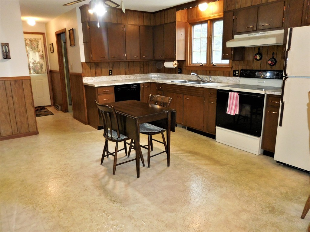 930 Piper Road West Springfield, MA 01089 - Photo 15 of 28