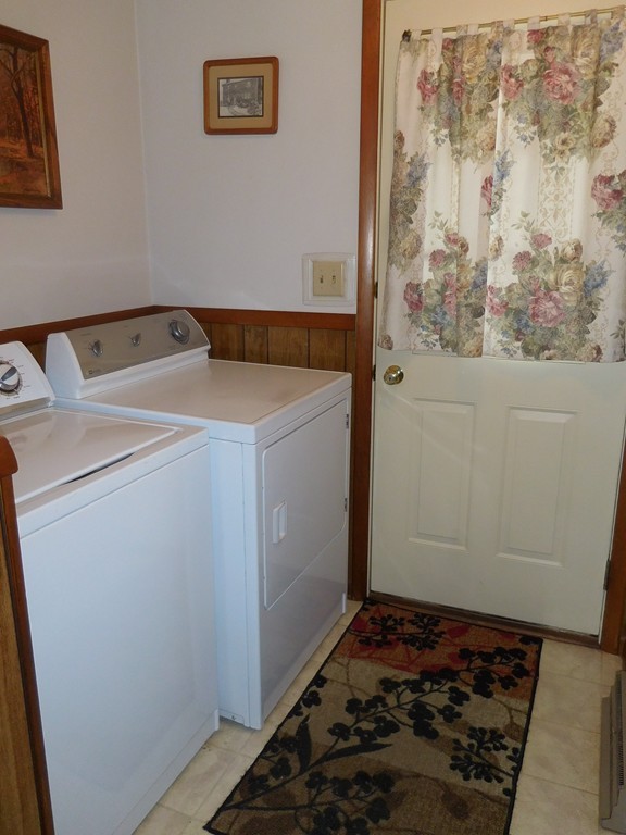 930 Piper Road West Springfield, MA 01089 - Photo 17 of 28