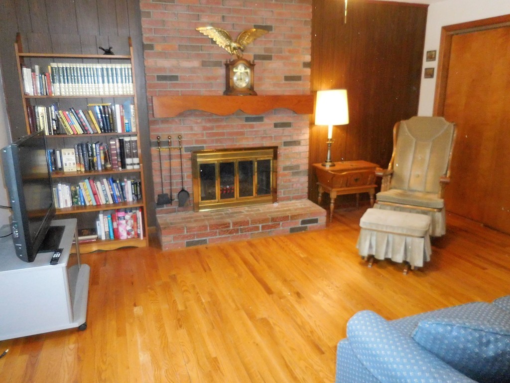 930 Piper Road West Springfield, MA 01089 - Photo 9 of 28