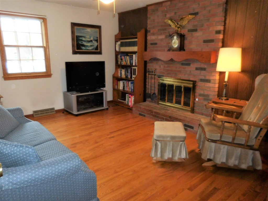 930 Piper Road West Springfield, MA 01089 - Photo 10 of 28