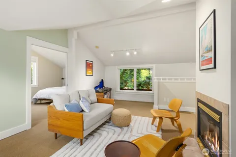 $1,468,000 | 6575 Honeysuckle Lane, Bainbridge Island, WA 98110