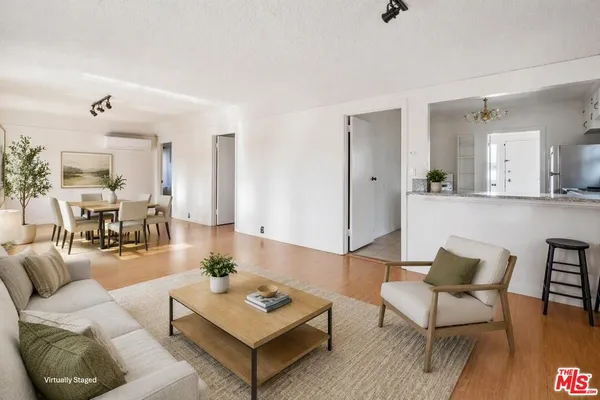 $3,295 | 1238 North Gardner Street, West Hollywood, CA 90046