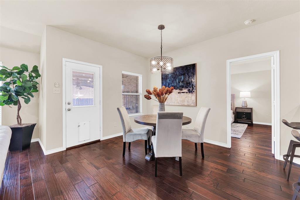 4813 Stacy Court Rowlett, TX 75088 - Photo 13 of 36 Large breakfast area leads to back patio