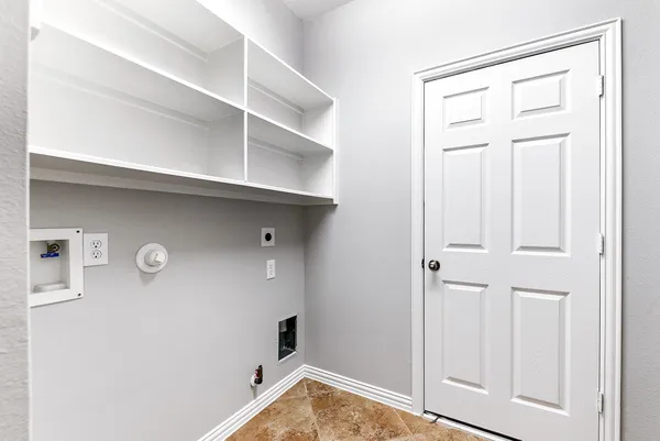 a view of a livingroom with an empty space