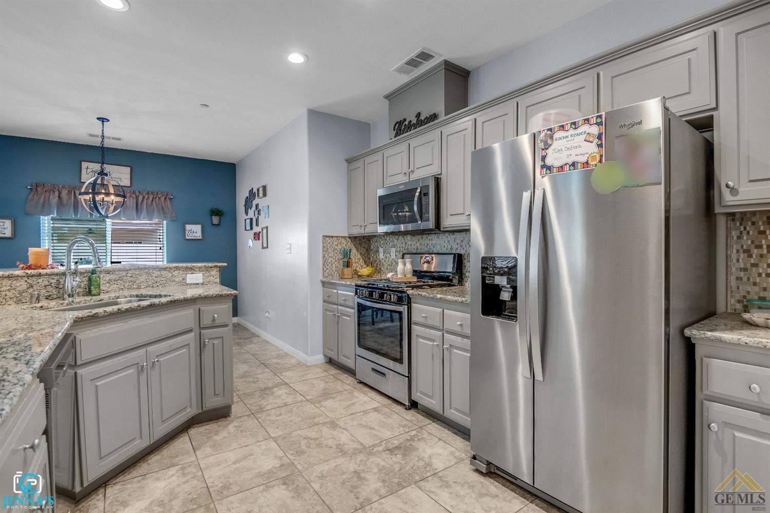 7707 Rhine Drive Bakersfield, CA 93313 - Photo 14 of 33