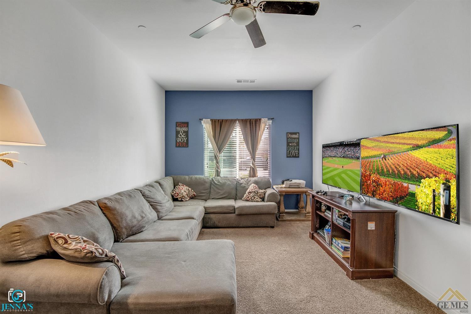 7707 Rhine Drive Bakersfield, CA 93313 - Photo 7 of 33