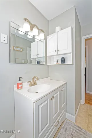 $353,900 | 17 Midland Road, North Greenbush, NY 12180