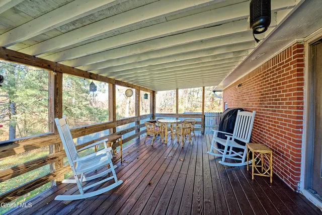 $353,900 | 17 Midland Road, North Greenbush, NY 12180