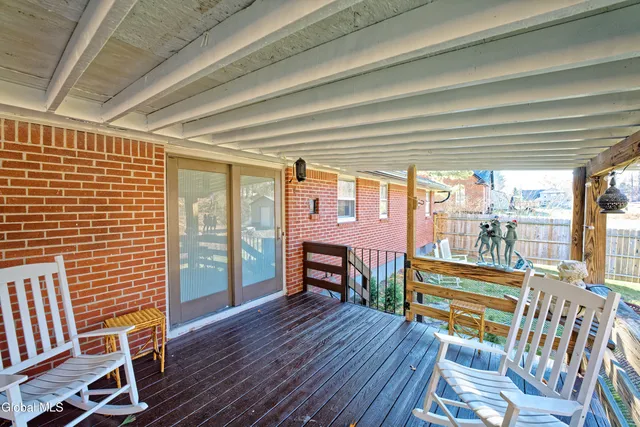 $353,900 | 17 Midland Road, North Greenbush, NY 12180