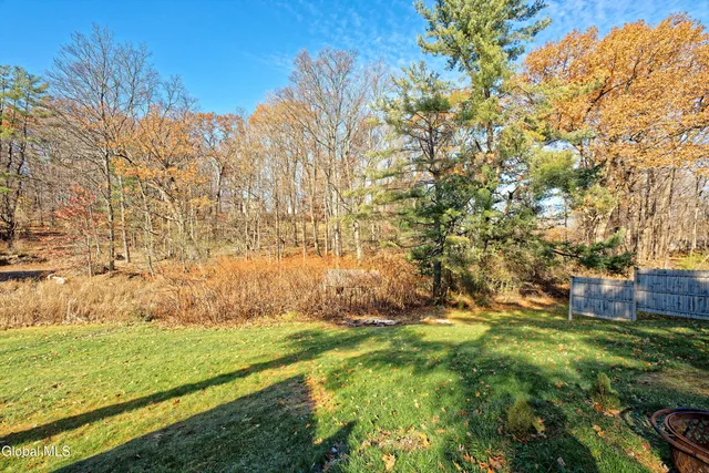 $353,900 | 17 Midland Road, North Greenbush, NY 12180