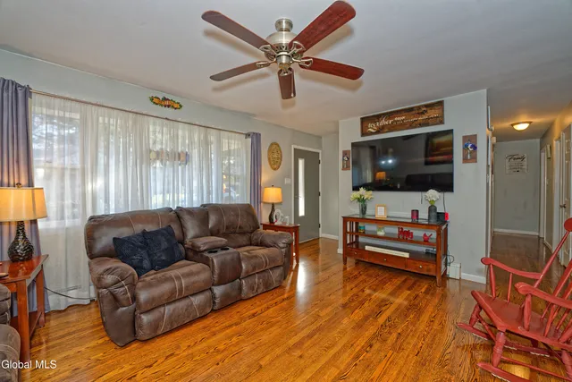 $353,900 | 17 Midland Road, North Greenbush, NY 12180