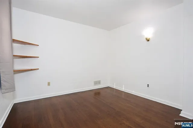 $878,000 | 31 Madison Avenue, Demarest, NJ 07627