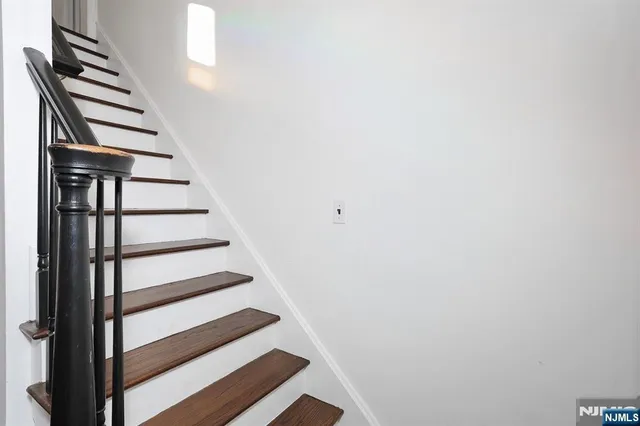 $878,000 | 31 Madison Avenue, Demarest, NJ 07627