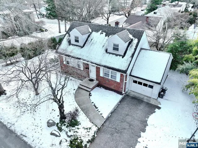 $878,000 | 31 Madison Avenue, Demarest, NJ 07627