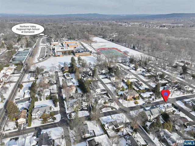 $878,000 | 31 Madison Avenue, Demarest, NJ 07627