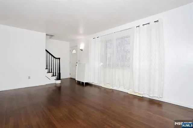 $878,000 | 31 Madison Avenue, Demarest, NJ 07627