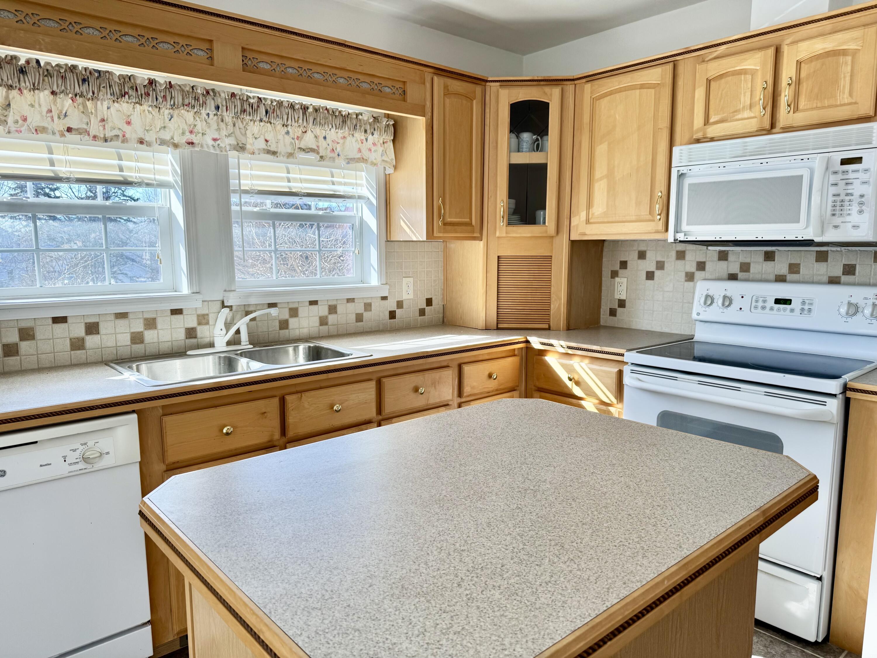 18 Mortland Road Searsport, ME 04974 - Photo 15 of 35 IMG_6811