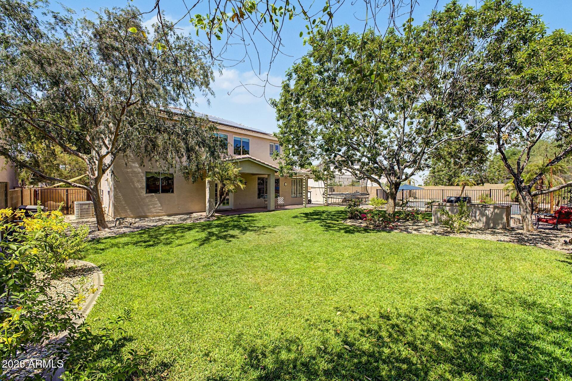 1829 East Beverly Road Phoenix, AZ 85042 - Photo 34 of 48 Large Lawn Space