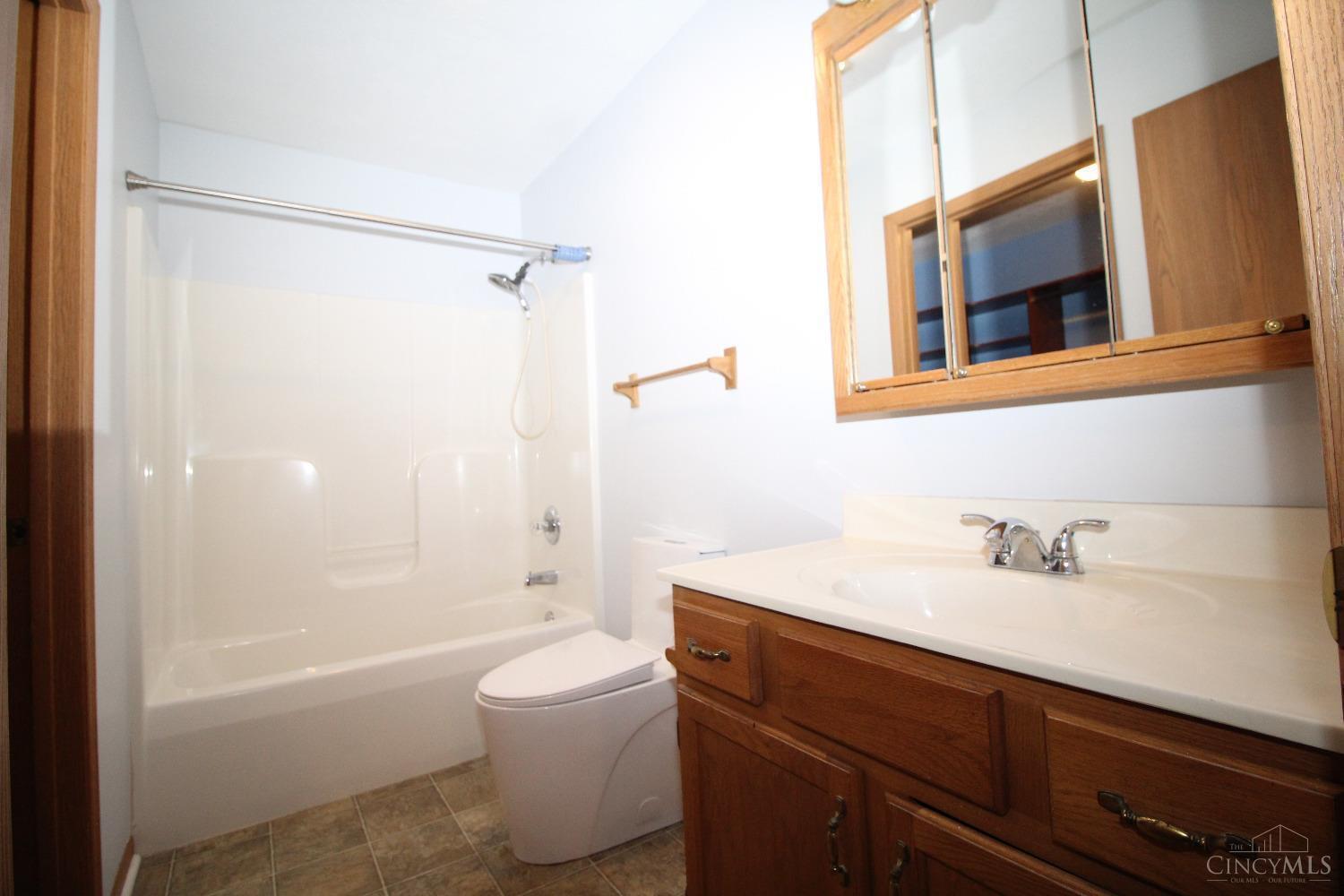 5372 Alert New London Road Hamilton, OH 45013 - Photo 9 of 21 Gallery Image 9