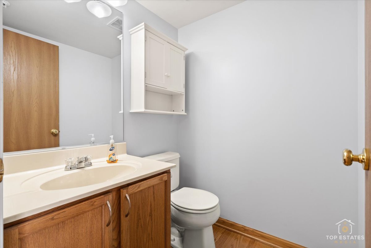 74 Cherbourg Court Wheeling, IL 60090 - Photo 17 of 34