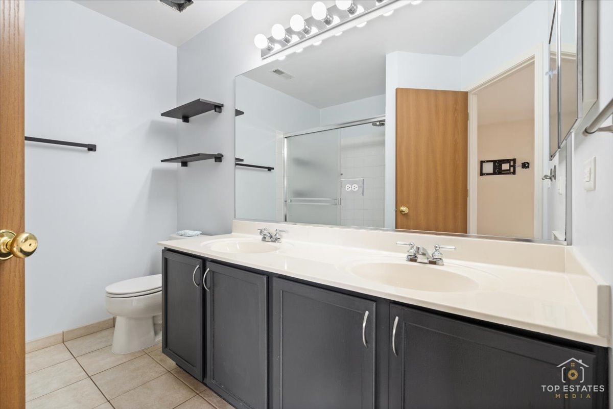 74 Cherbourg Court Wheeling, IL 60090 - Photo 25 of 34