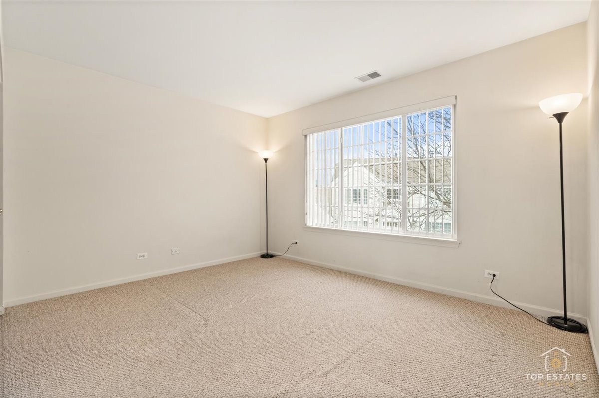74 Cherbourg Court Wheeling, IL 60090 - Photo 28 of 34