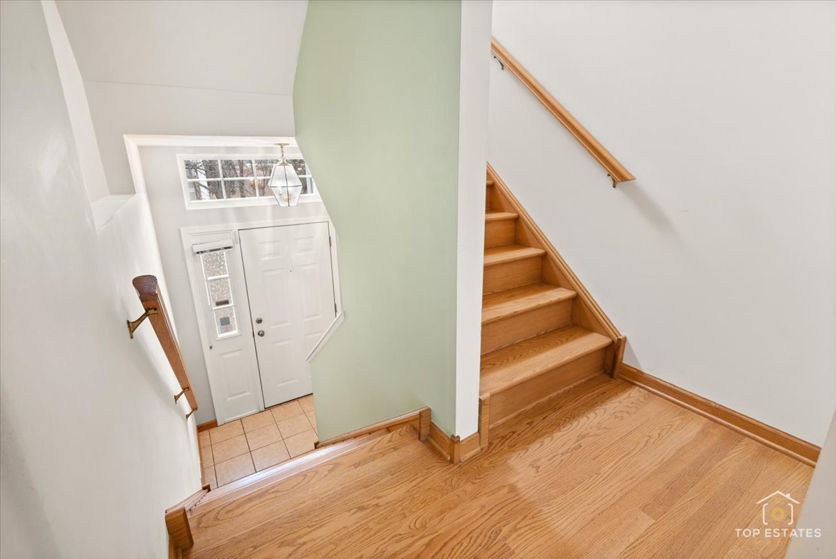 74 Cherbourg Court Wheeling, IL 60090 - Photo 4 of 34