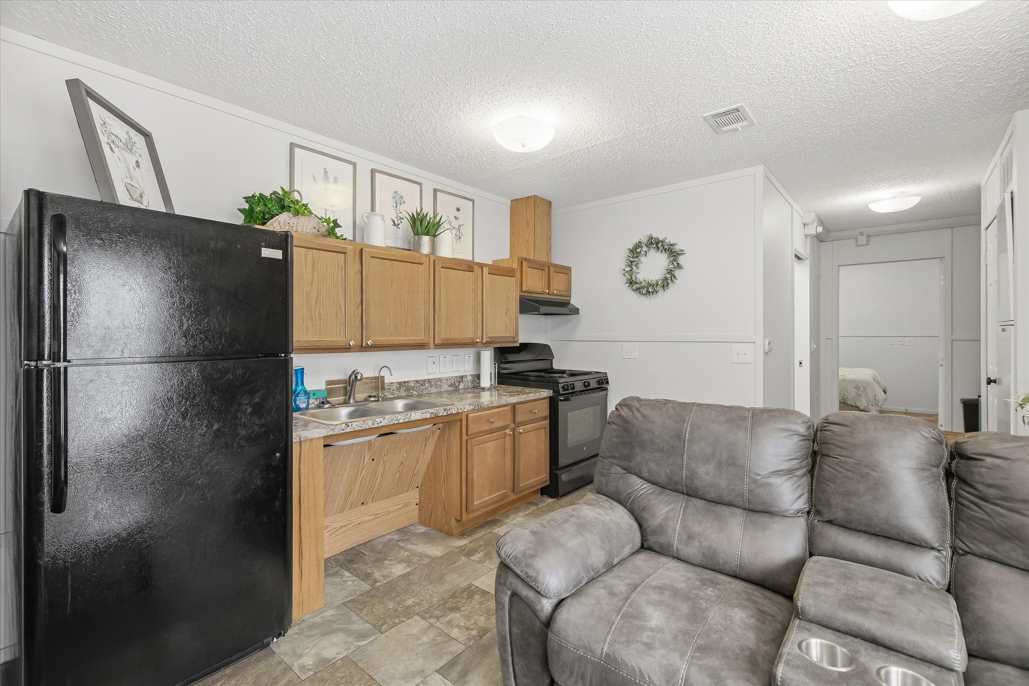 180 Elm Trail Trinity, TX 75862 - Photo 11 of 44 Kitchen/Living/Dining