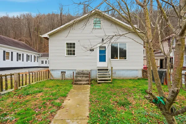 $75,000 | 124 Clinchco Main Street, Clinchco, VA 24226