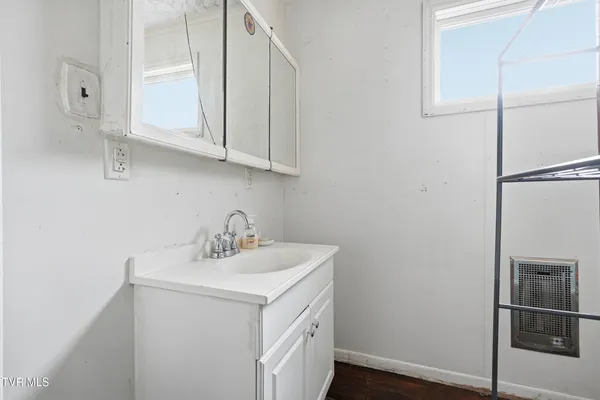 $75,000 | 124 Clinchco Main Street, Clinchco, VA 24226