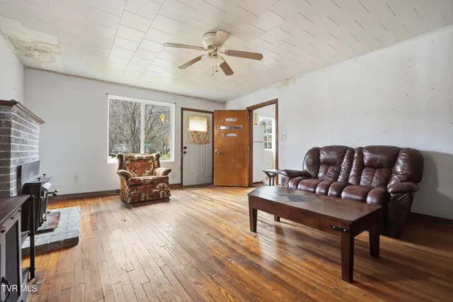 $79,995 | 124 Clinchco Main Street, Clinchco, VA 24226