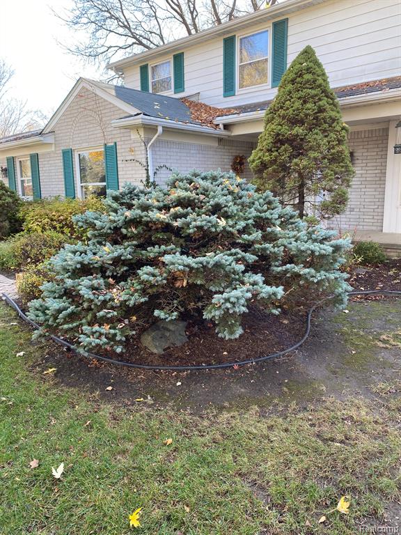 25249 Wykeshire Road Farmington Hills, MI 48336 - Photo 5 of 33