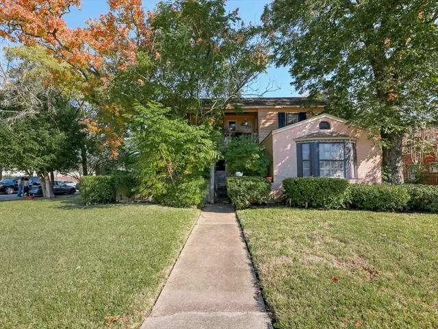 $1,300,000 | 2001 Binz Street, Houston, TX 77004