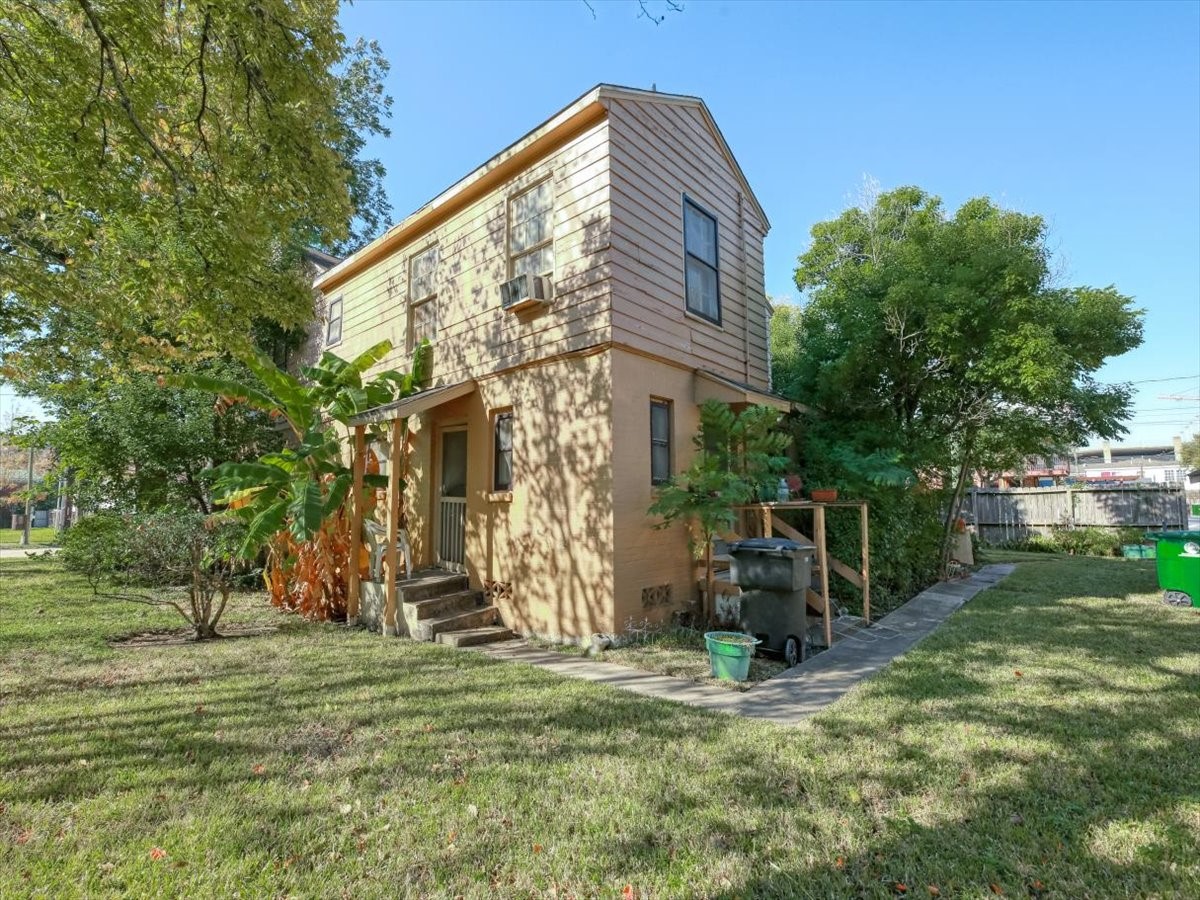 2001 Binz Street Houston, TX 77004 - Photo 16 of 19